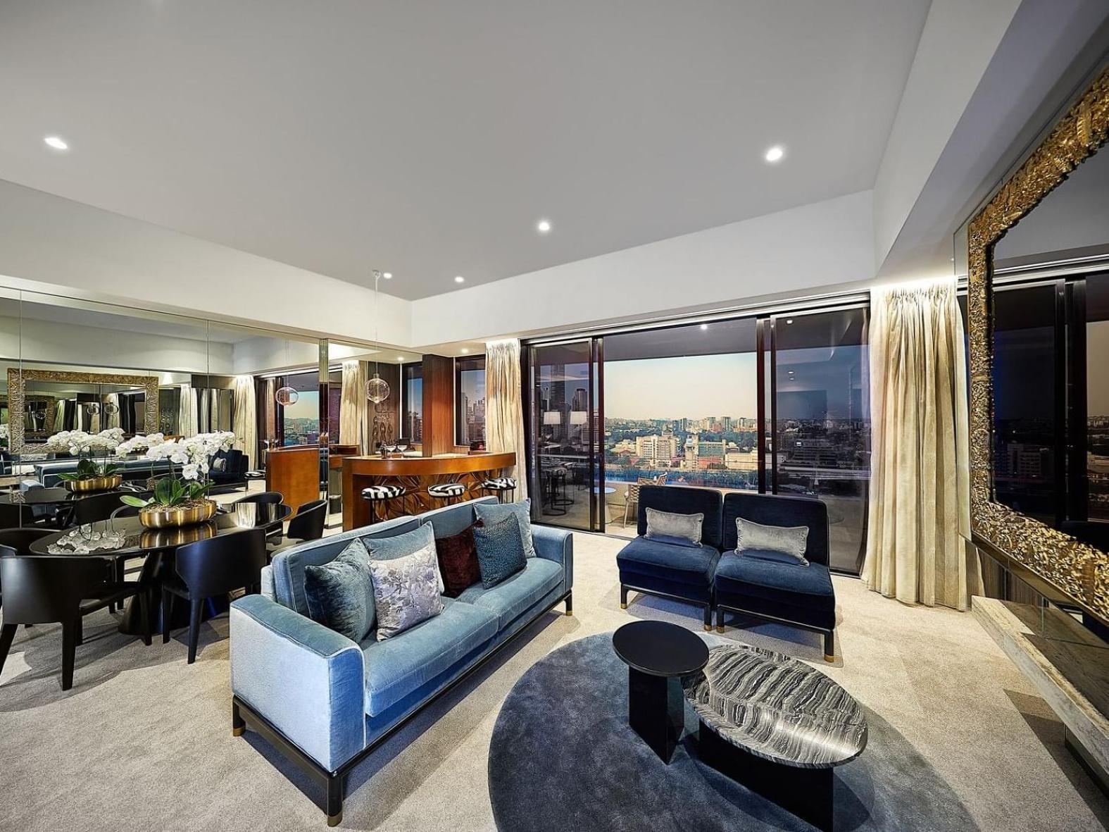 Emporium Hotel South Bank Brisbane Exteriér fotografie The living room of a three-bedroom apartment