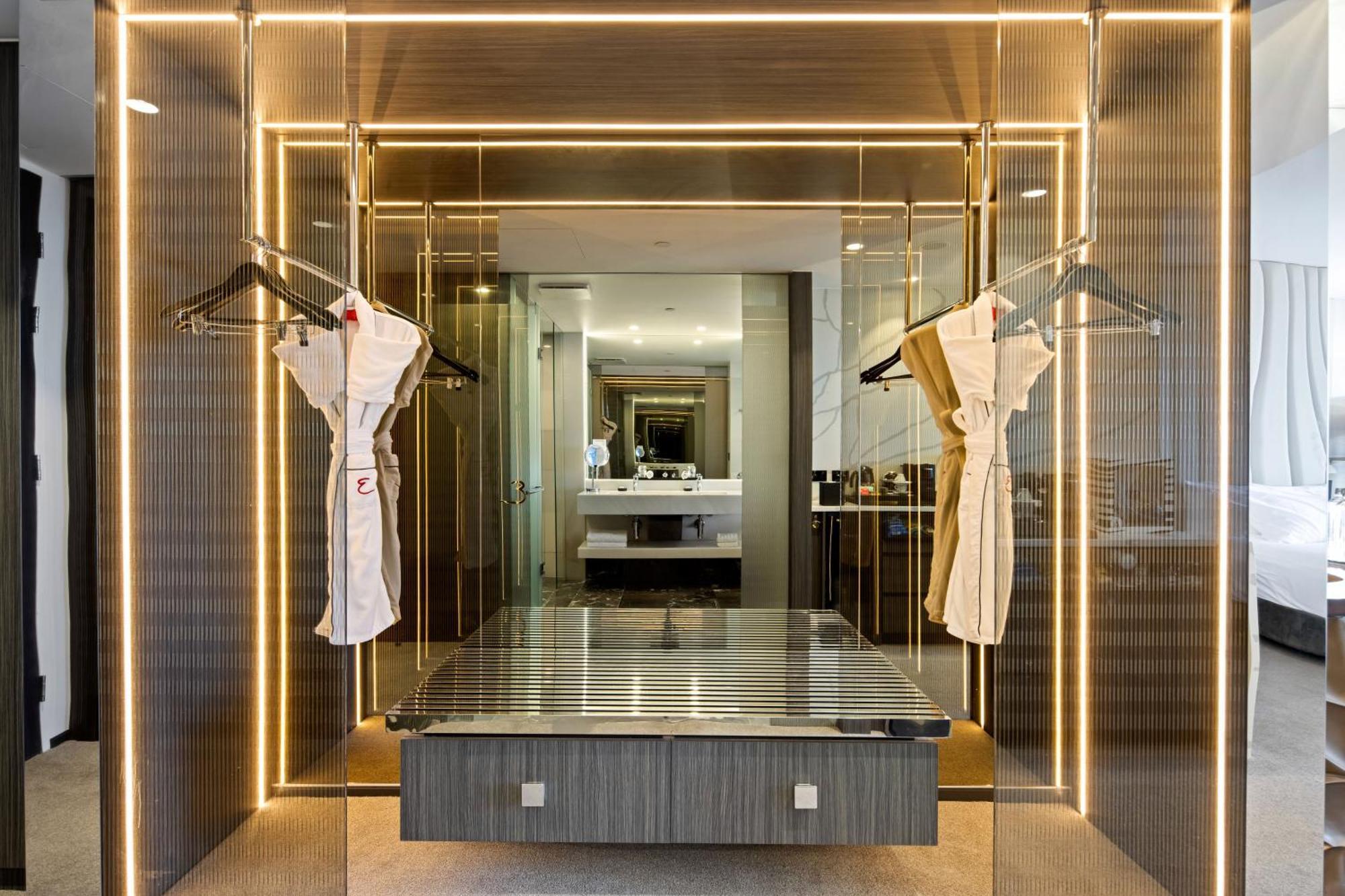 Emporium Hotel South Bank Brisbane Exteriér fotografie A walk-in closet